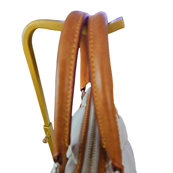 Dooney and Bourke Quilted Leather Handbag with COA - Picture 10 of 16